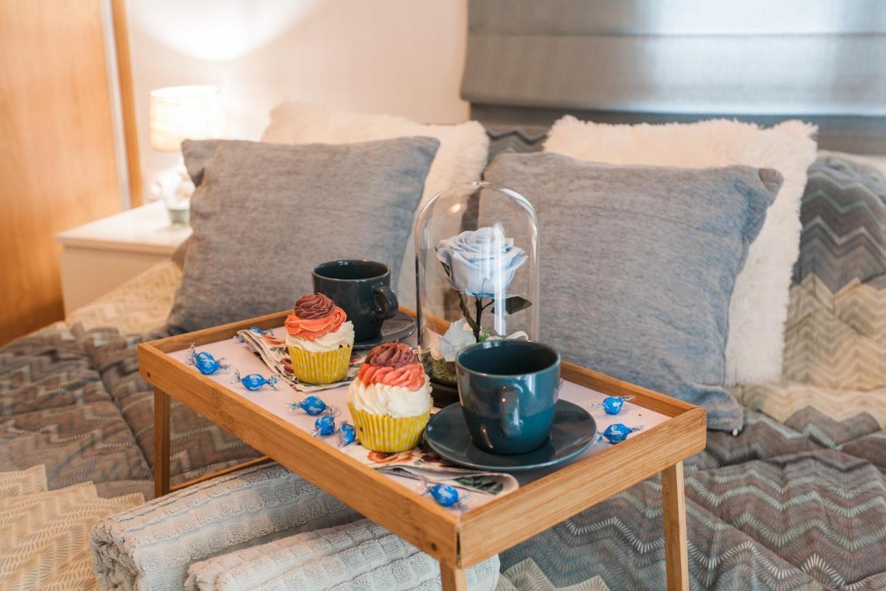 Luxury Seaside Apartment Next To Starbucks Opossite The Beach Park Of Flisvos Ateny Zewnętrze zdjęcie