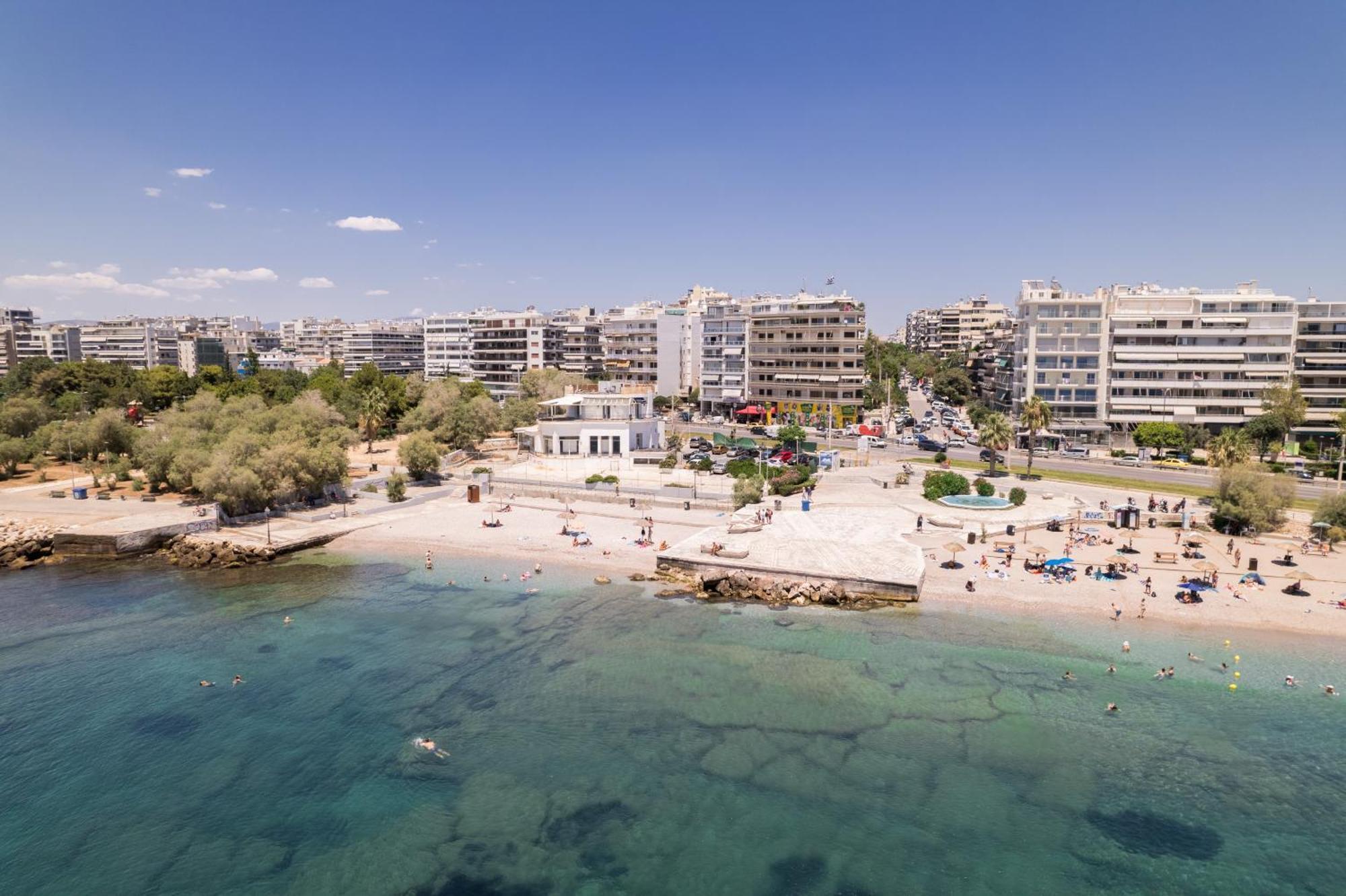 Luxury Seaside Apartment Next To Starbucks Opossite The Beach Park Of Flisvos Ateny Zewnętrze zdjęcie